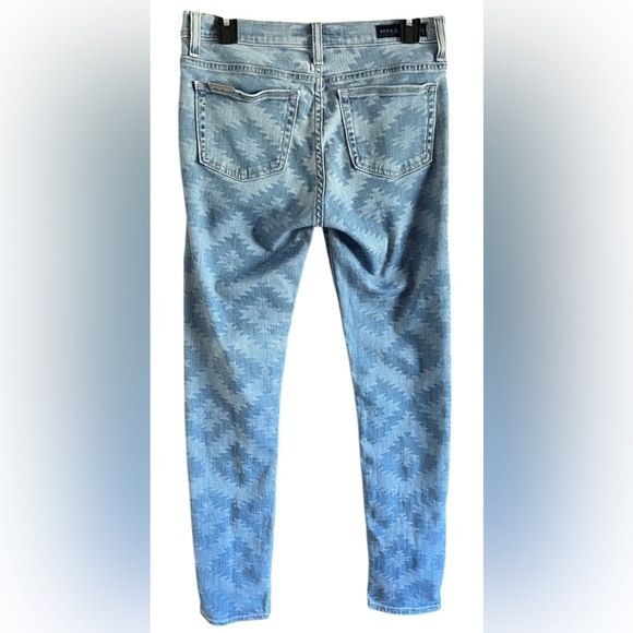 Hostess Pick 🥳💥 Rock & Republic Blue Patterned Women's Jeans - Picture 3 of 11